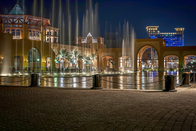 kuwait-al-kout-mall-night-fountain